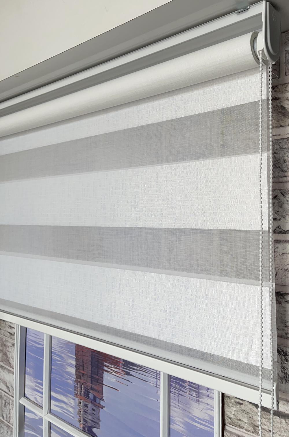 Beyaz Desenli Zebra Perde