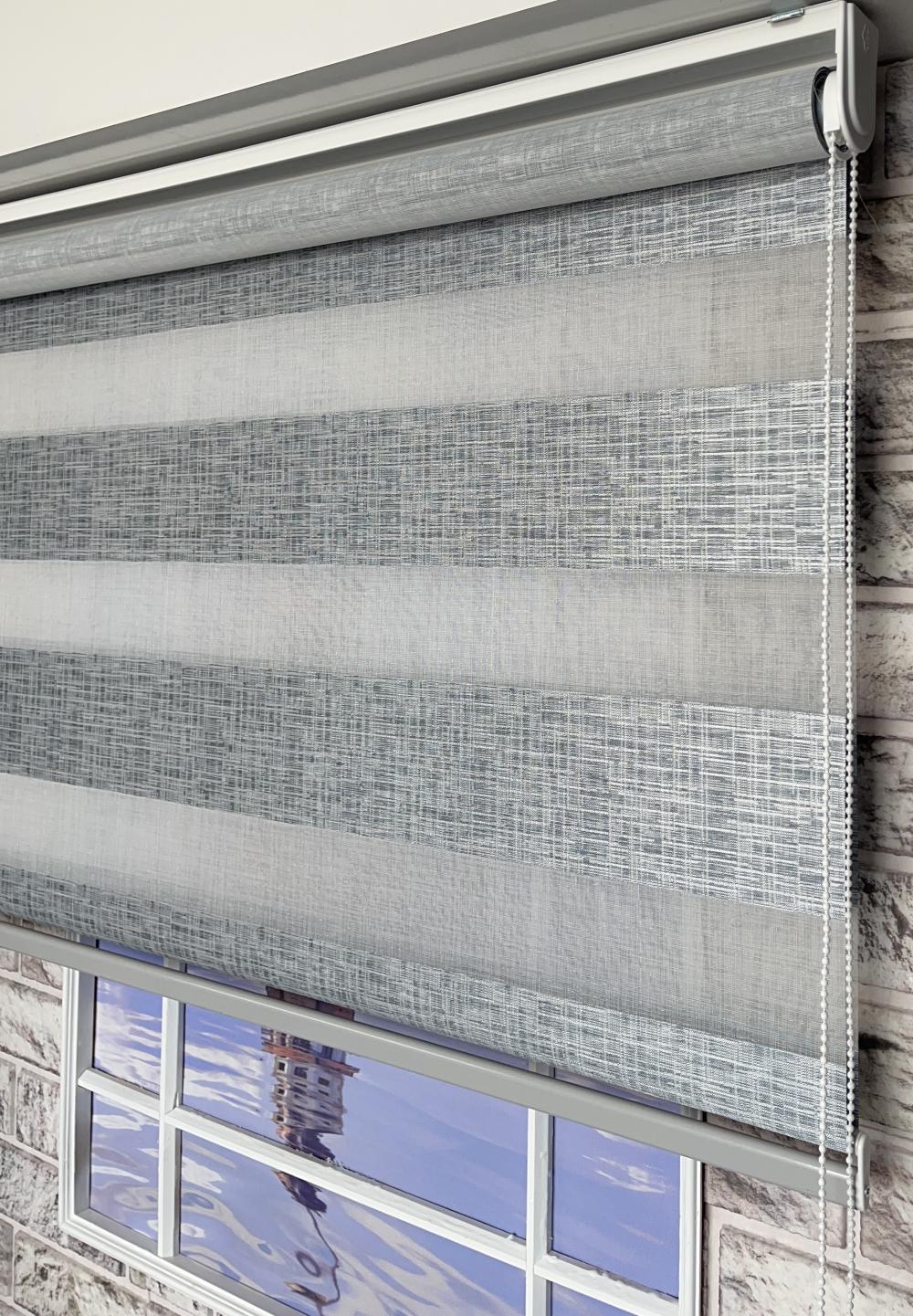 Modern Desenli Gri Zebra Perde | Estetik Görünümlü & Kolay Kurulumlu 