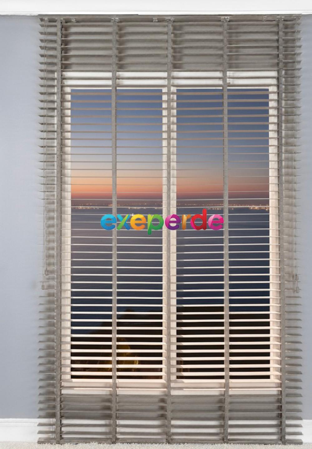 Premium Gri Ahşap Jaluzi | %100 Doğal Ahşap